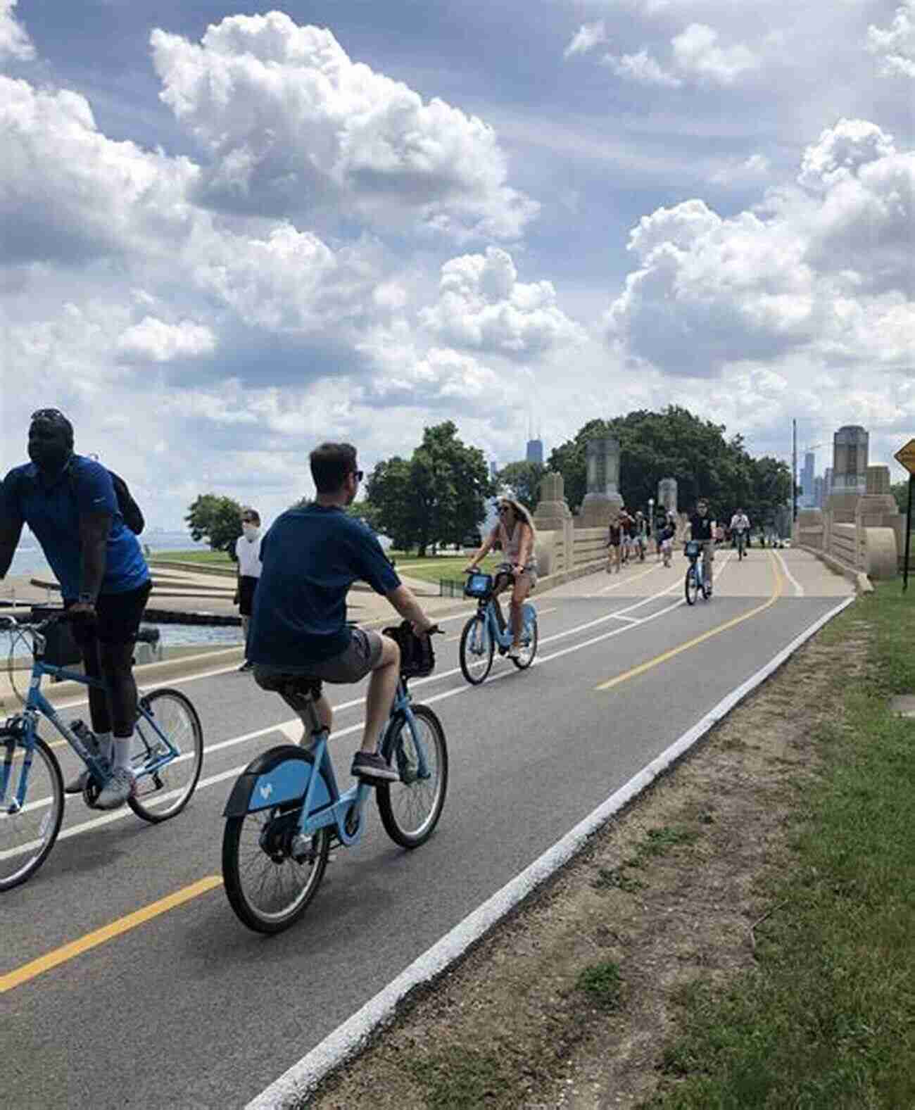 Bike Ride Along The Lakefront Trail Lonely Planet Chicago (Travel Guide)