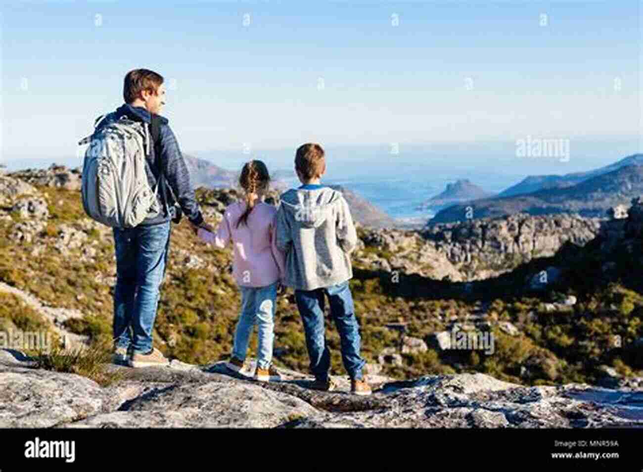 Family Enjoying The Breathtaking View Of The Oregon Coast Fun With The Family Oregon: Hundreds Of Ideas For Day Trips With The Kids (Fun With The Family Series)