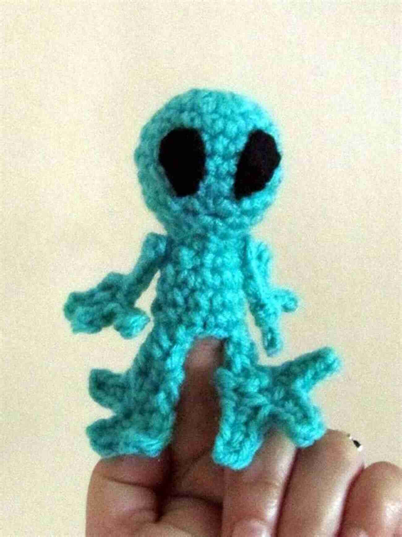 Fully Finished Alien Crochet Patterns: Alien Applique Alex Anderson